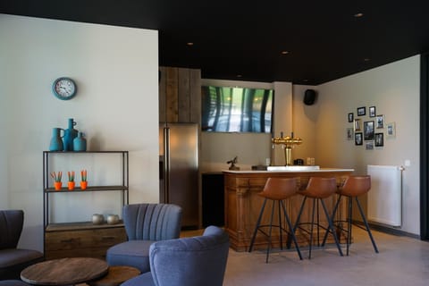 Communal lounge/ TV room, Lounge or bar