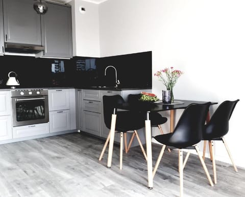 Photo of the whole room, Meals, Lunch, Dinner