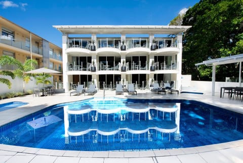 Property building, Swimming pool, Swimming pool