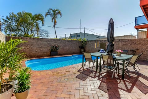 Swimming pool, Swimming pool
