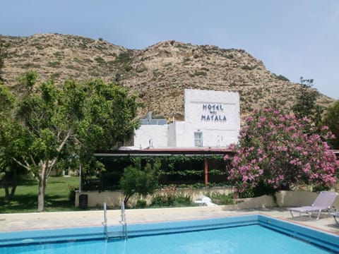 Facade/entrance, Spring