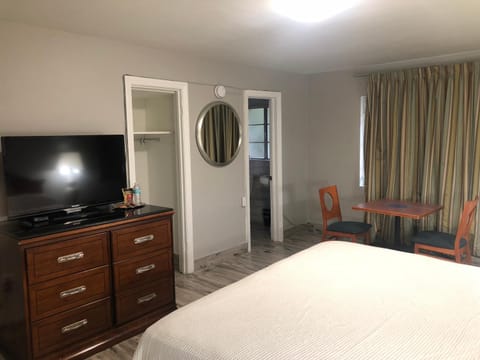 Bay Breeze Inn Bradenton Downtown Hotel in Bradenton