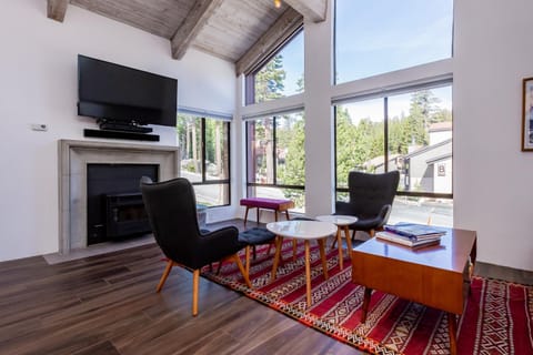 Courchevel C # 9 Apartment in Mammoth Lakes