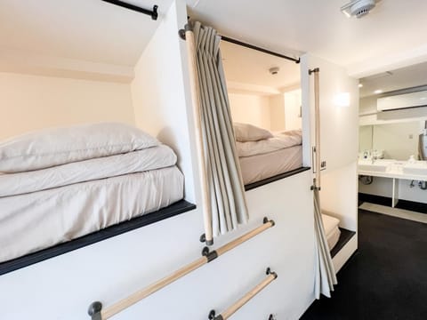 Bed, bunk bed