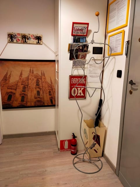 Bird's eye view, Decorative detail