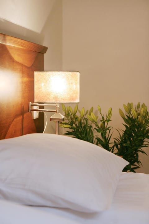 Bed, Decorative detail