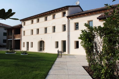 Property building, Day, Garden