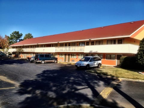 Property building, Day, Parking