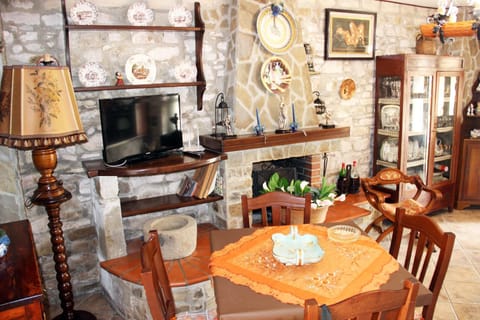 TV and multimedia, Dining area