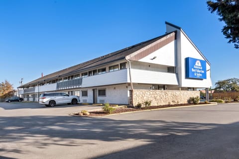 Property building, Day, Location, Parking