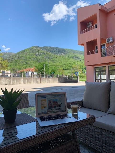 Patio, Garden, Balcony/Terrace
