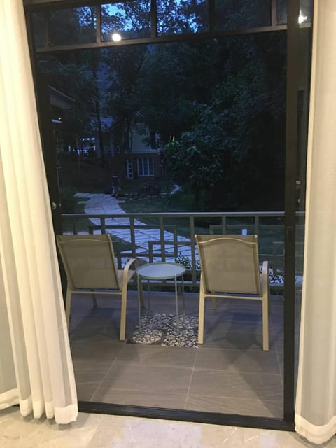 Snapper House Hotel in Khuekkhak