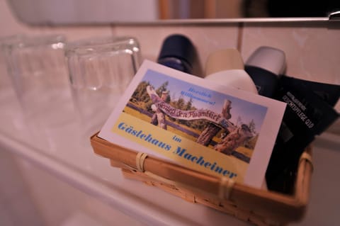 Bathroom, Decorative detail