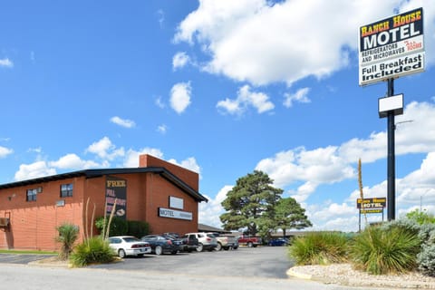Property building, Facade/entrance, Bird's eye view, Logo/Certificate/Sign