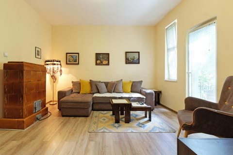 Day, Summer, Living room, Photo of the whole room, Seating area