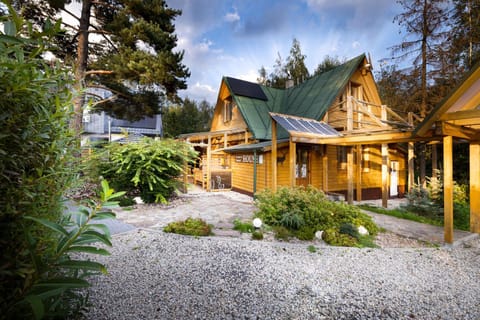 Property building, Day, Garden