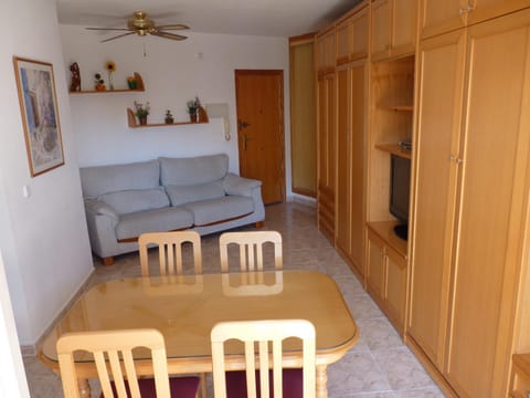 Lounge or bar, Decorative detail, Dining area