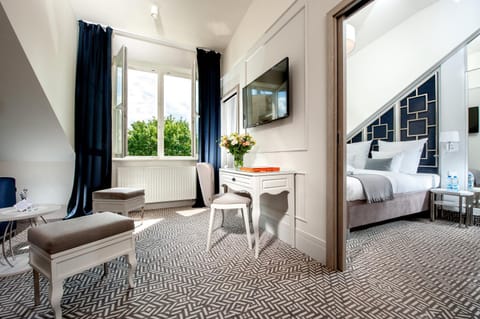 Living room, Photo of the whole room, Seating area