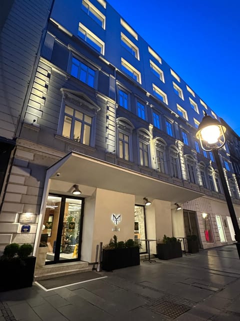 Facade/entrance, Street view