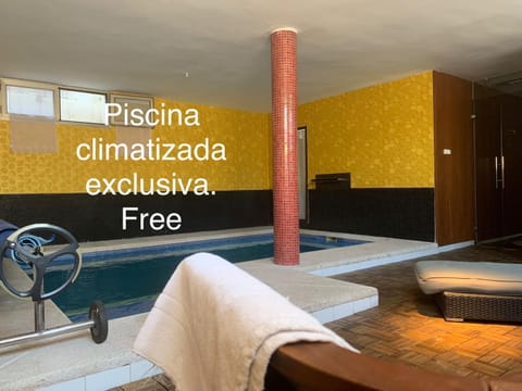 Text overlay, Swimming pool