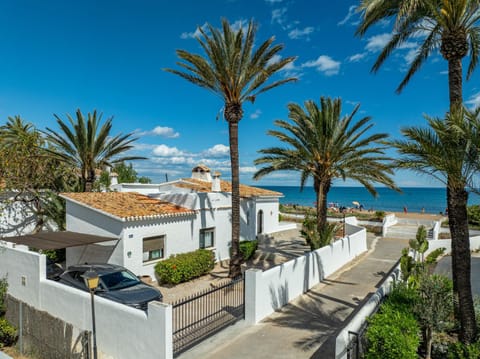 Urbanización El Oasis, 20 Villas en 1ª Línea Playa Villa in Marina Alta
