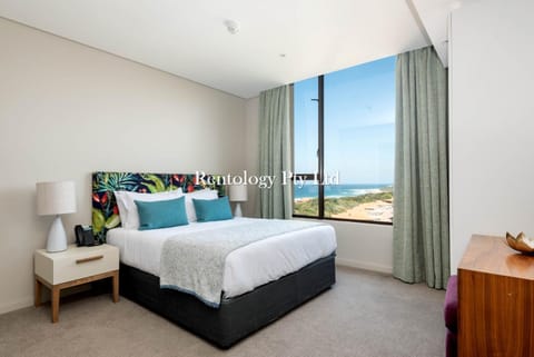 Photo of the whole room, Bedroom, Sea view