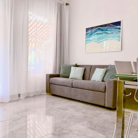 Bed, Day, Living room, Photo of the whole room, Seating area, Dining area, furniture, furniture