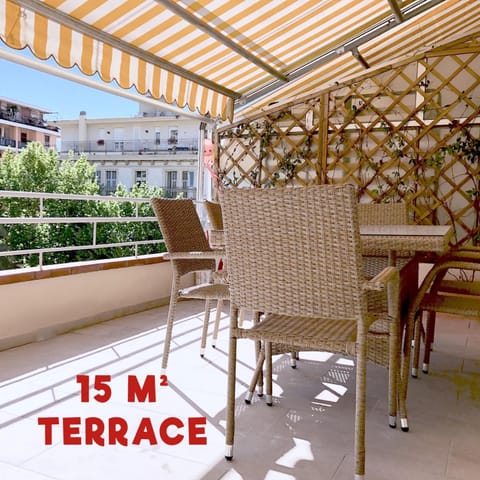 Patio, Patio, Day, View (from property/room), View (from property/room), Balcony/Terrace, Balcony/Terrace, Decorative detail, Decorative detail, Dining area, On site, City view, City view, Street view, Street view