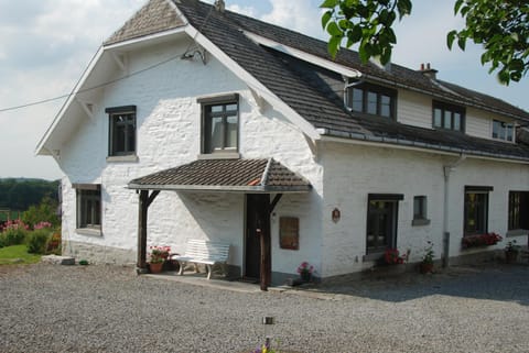 Les Essarts House in Wallonia, Belgium