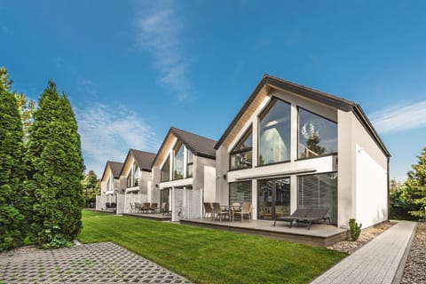 Property building, Day, Garden