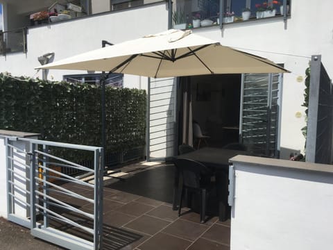 Patio, Facade/entrance, Balcony/Terrace