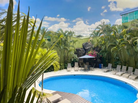 Swimming pool, sunbed