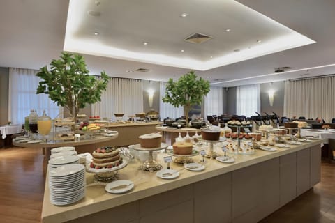 Restaurant/places to eat, Food and drinks, Food, Breakfast, Buffet breakfast