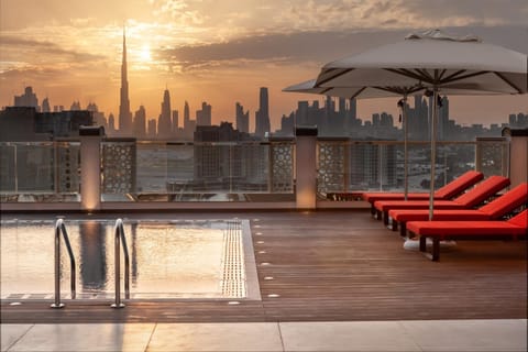 Restaurant/places to eat, Swimming pool