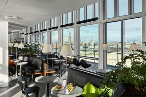 Restaurant/places to eat, City view