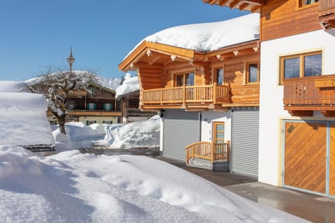 Property building, Facade/entrance, Winter