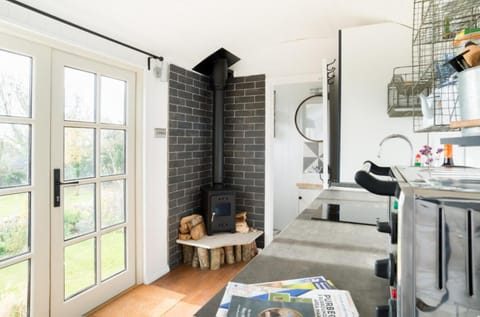 Purbeck Shepherd Huts Apartment in Corfe Castle