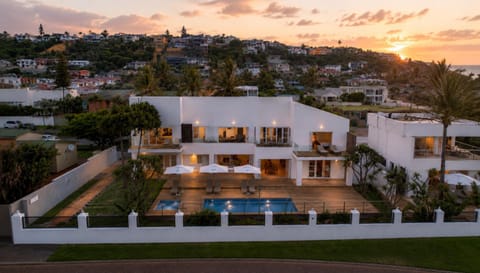 Property building, Balcony/Terrace, Bedroom, Swimming pool