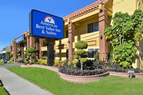 Property building, Facade/entrance, Property logo or sign