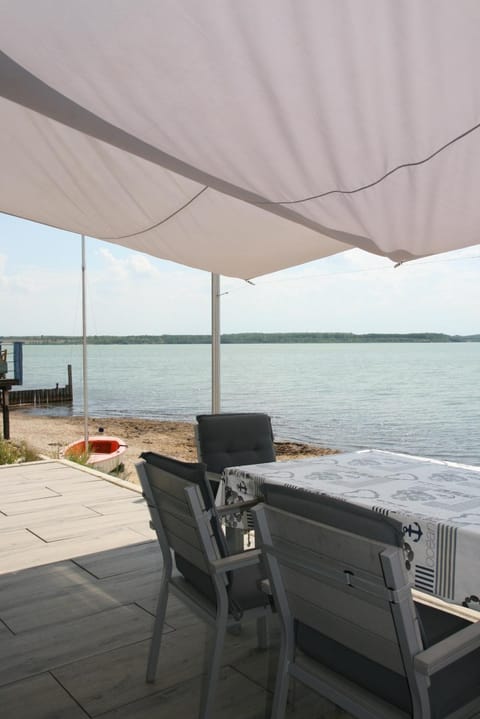 Balcony/Terrace, Beach, On site