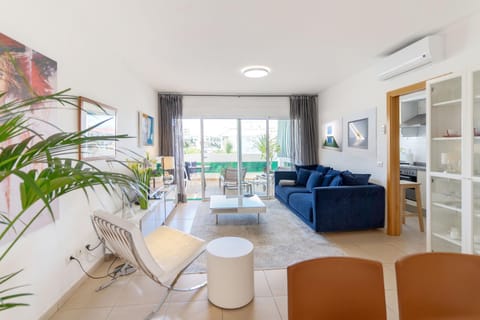 Balcony/Terrace, Living room