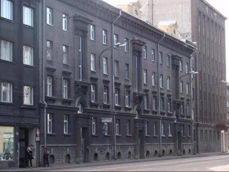Property building, Day, Neighbourhood, City view, Landmark view, Street view, Location
