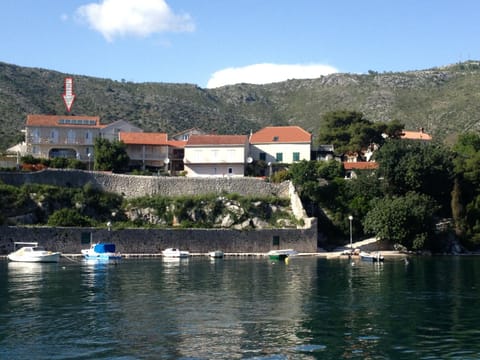 Property building, Neighbourhood