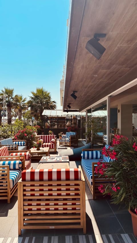 Property building, Lounge or bar