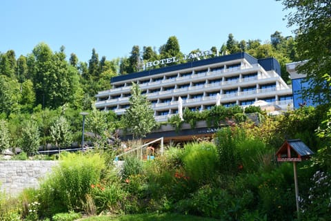 Facade/entrance, Natural landscape