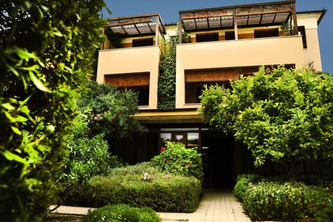 Property building, Garden