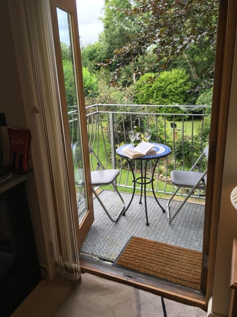 The Lavender Room Apartment in Wales