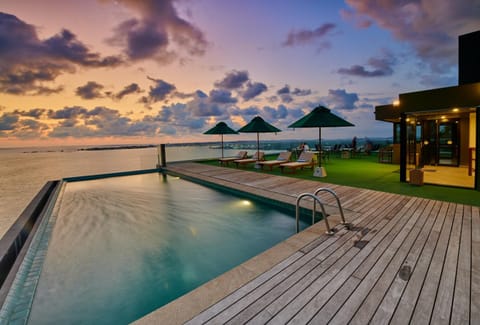 Restaurant/places to eat, Lounge or bar, Swimming pool