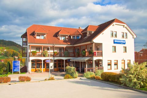 Property building, Facade/entrance
