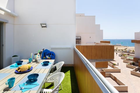 Balcony/Terrace, Sea view, Street view